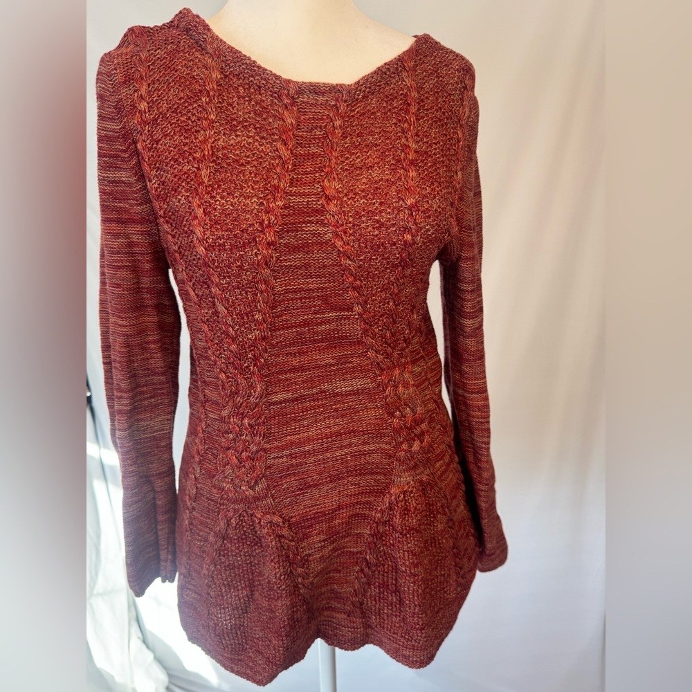 Cupio size MEDIUM rust/cream knit sweater, cable detail cinch and flare